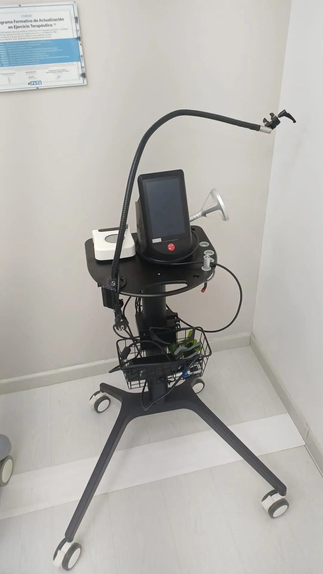 Equipo de Láser de alta potencia en nuestra clínica de fisioterapia