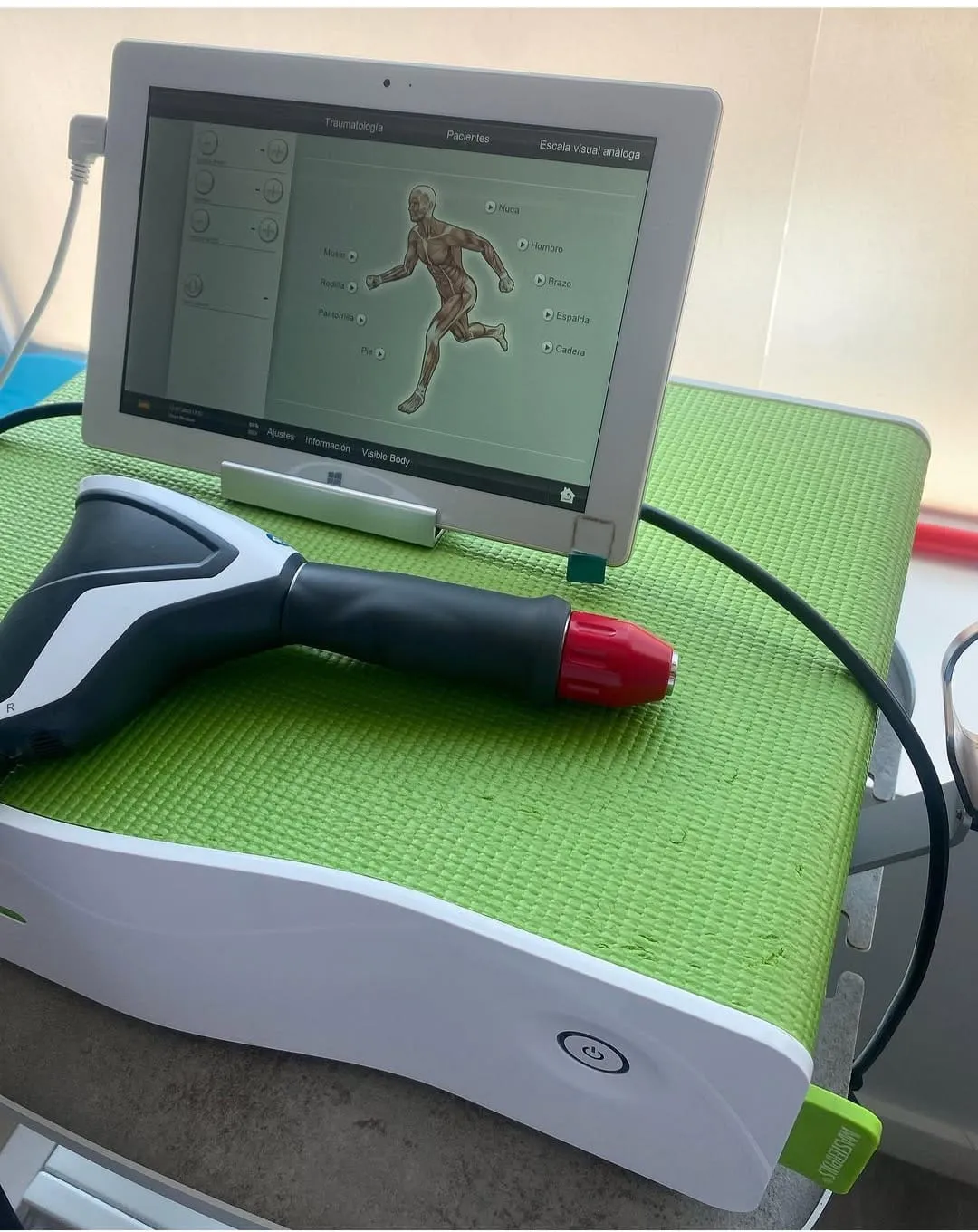 Equipo de Ondas de choque en nuestra clínica de fisioterapia